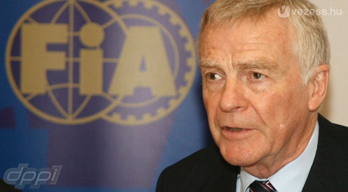 Mosley mindent visszavonna!