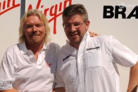 Branson oda vinné a pénzét, ahol többet kaphat érte