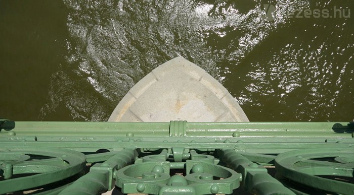 Kísértethíd a Dunán 12 | Vezess A folyó halad