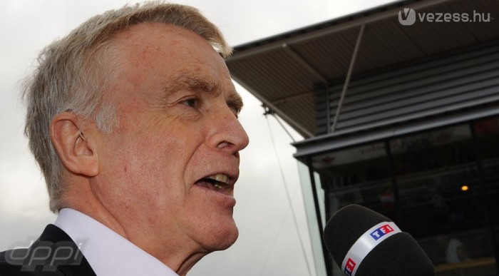 Mosley Todtot akarja!