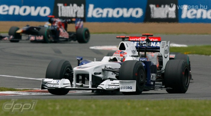 Kubica eszi a motorokat