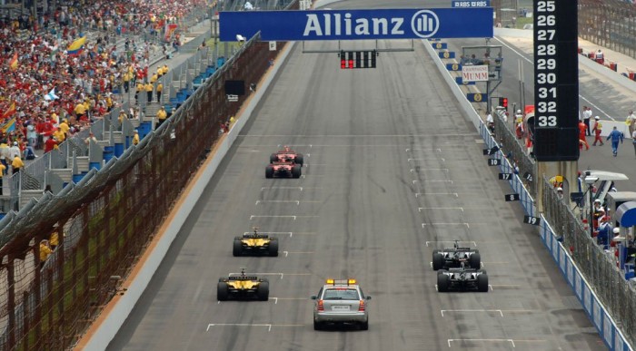 Amerikába vágyik a Ferrari 4 | Vezess 2005: Hat autó a rajtrácson