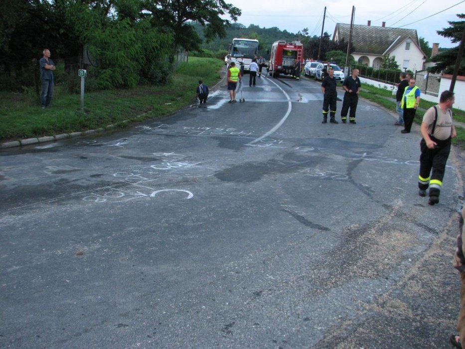 Képek a vértesboglári buszbalesetről 20