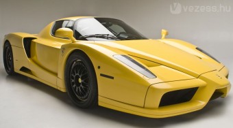 Ferrari a Bugatti ellen