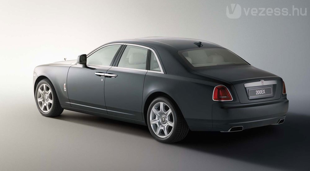 Sportkocsit kapnak a Rolls-Royce-vevők 10