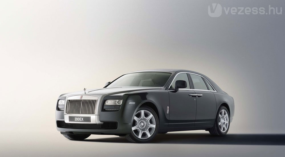 Sportkocsit kapnak a Rolls-Royce-vevők 11