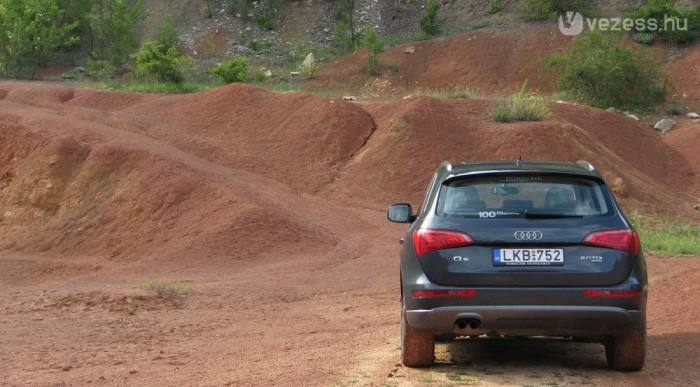 Látványos ív osztja ketté