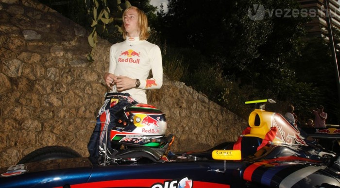 Brendon Hartley visszatér a versenyzéshez