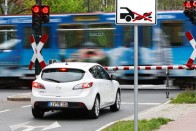 Automatikusan leáll a motor ha megáll az autó