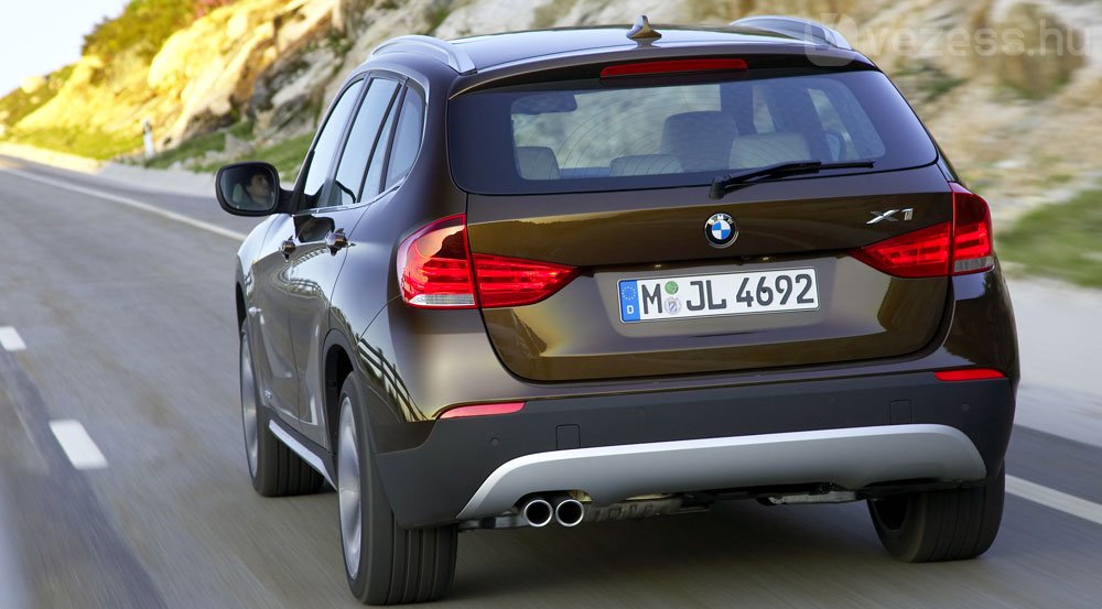 Hivatalosan is: BMW X1 8