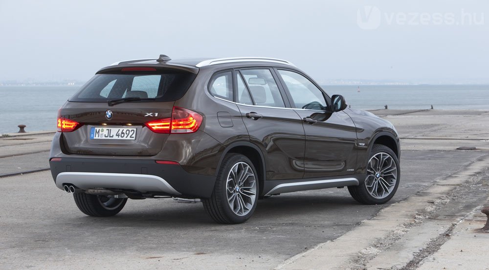 Hivatalosan is: BMW X1 16