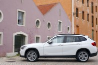 Hivatalosan is: BMW X1 38