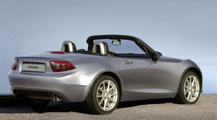 Lehet, hogy nem igazi roadster, hanem kabrió lesz