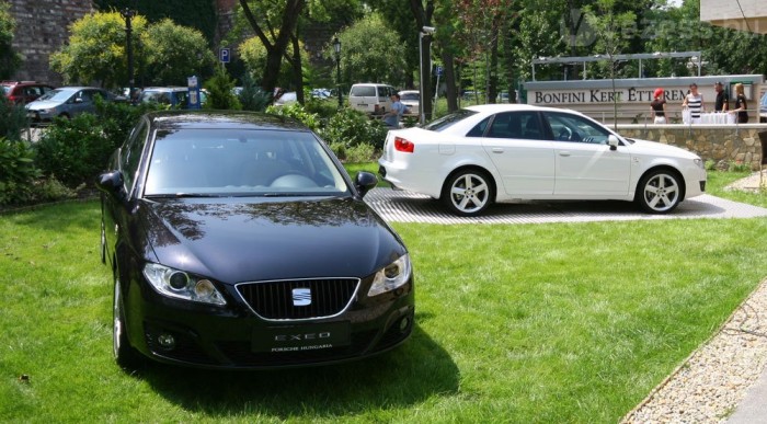 Fekete-fehér. Benzines-dízel