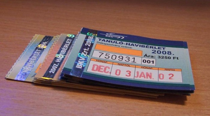 Bünteti a bérletes utast a BKV