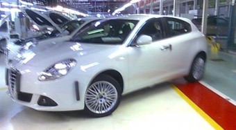 Meztelenül az új Golf-konkurens