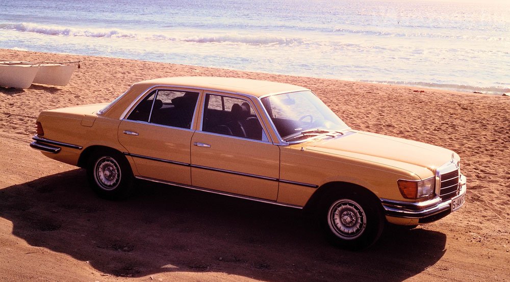 1975-ben jelent meg a W116