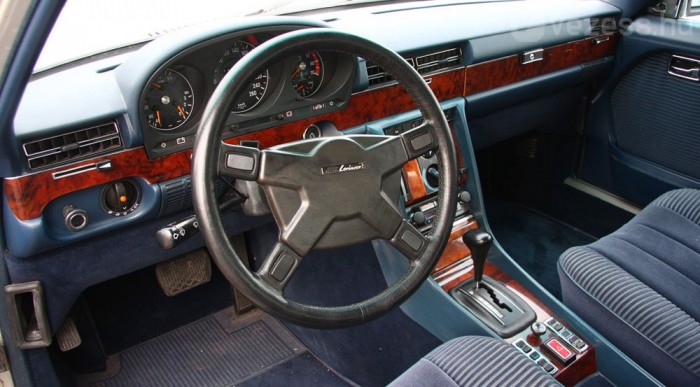 Klasszikus tuning a Lorinsertől 6 | Vezess A luxusbelsőben a sportkormány az újdonság