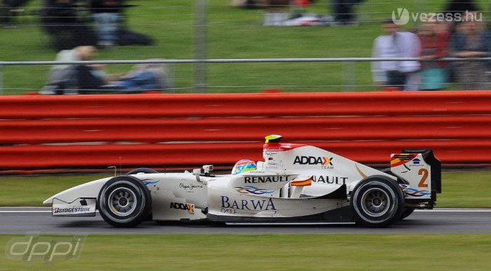 Készül az új csapat autója