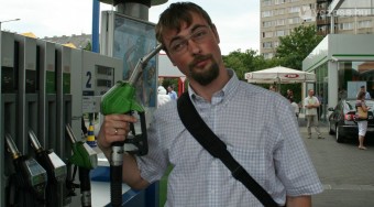 Benzin 143 forintért: nem átverés?