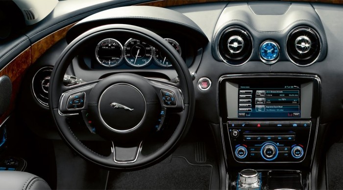 Bemutatkozott az új Jaguar XJ 6