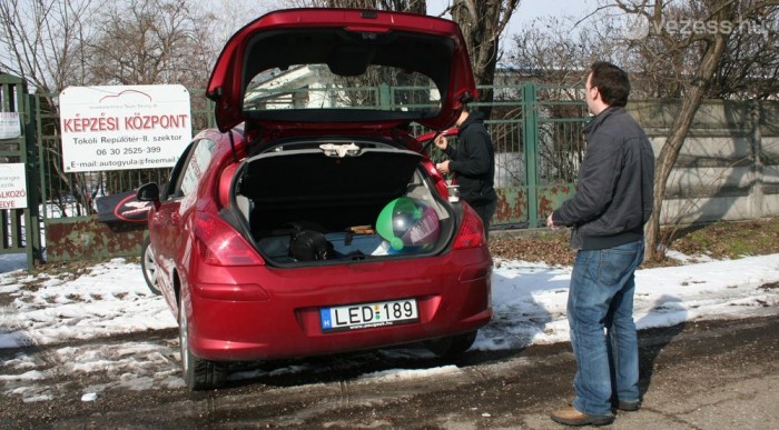 Egy francia dízel: mi jó sülhet ki ebből? 10 | Vezess Elfogadható a csomagtér mérete. Kalaptartó nélkül felfelé jól lehet terjeszkedni