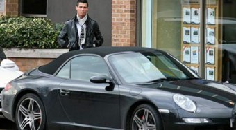 Cristiano Ronaldo eladja luxusautóit