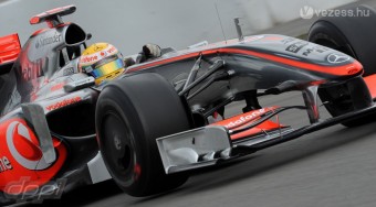 Hamilton: Aprót léptünk előre