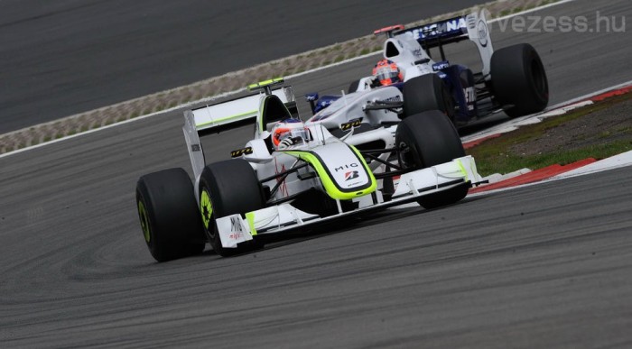 Barrichello most jobb volt Buttonnál