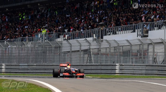 Hamilton megkapta a magáét