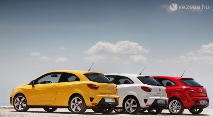 Mindhárom csak DSG-váltóval készül