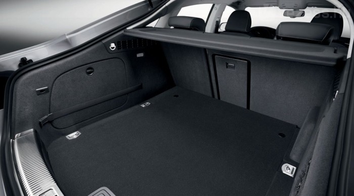 Itt a vadiúj ötajtós Audi 8 | Vezess Praktikus 480 liter