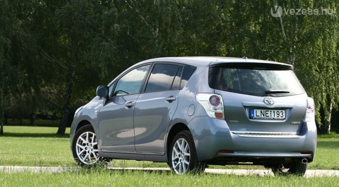 Nem megy rosszul, de manuális váltóval még jobb lenne