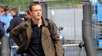 Hivatalos: Kirúgták az F1-pilótát!