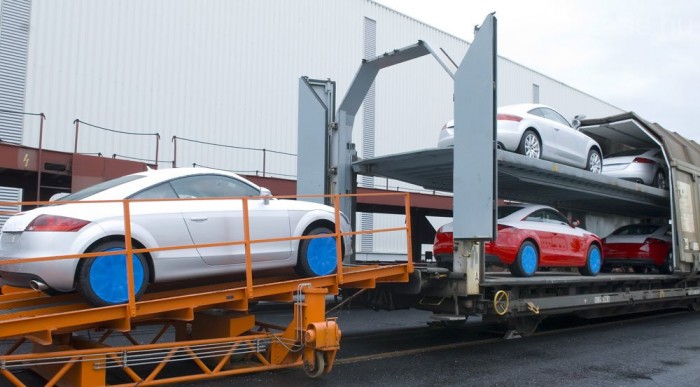 Vonatra szállnak a kész TT-k