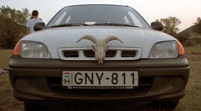 A halott állat fejét ne keressék az extralistán