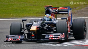 F1: Beperelné csapatát a kirúgott pilóta