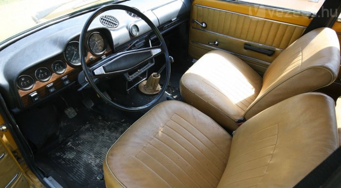 Balnak a kulcs, jobb kéznek a szívató