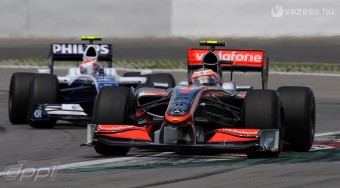 Ragaszkodik a KERS-hez a McLaren