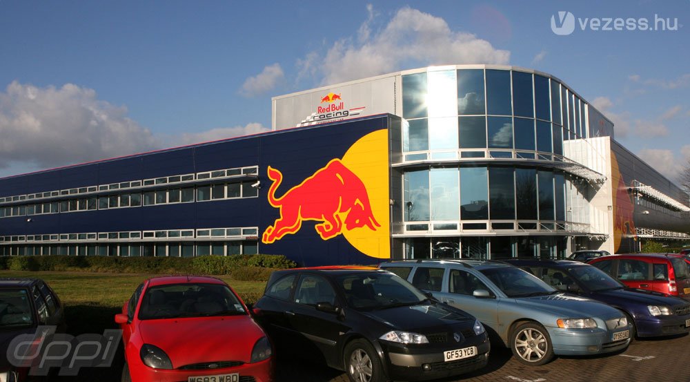 Miltony Keynes, Woking, Maranello, Enstone, Köln - mindenütt leáll a munka