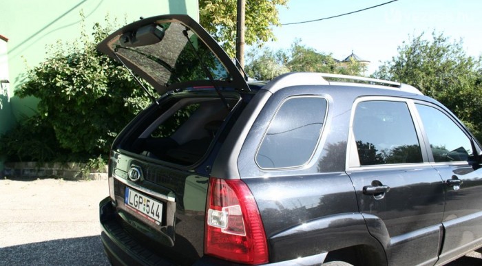 Összkerékhajtású családi olcsóbban 8 | Vezess Az üvegajtó külön nyílik