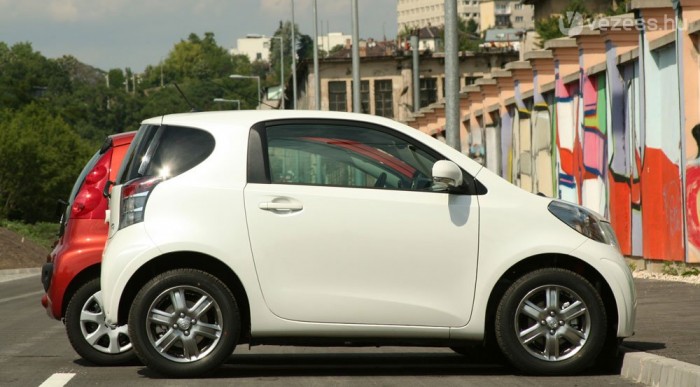 44,5 centi van közöttük