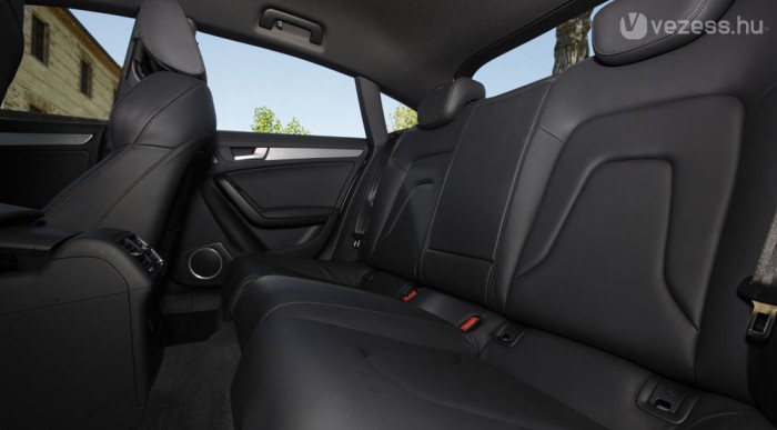 Bőven jut hely hátra