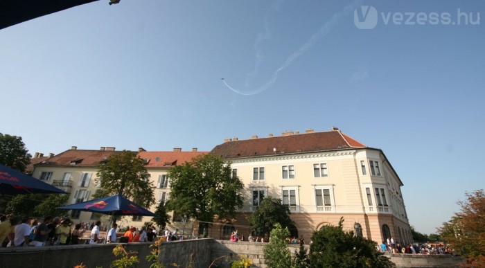 Magyarországon a Monacói Nagydíj 6 | Vezess Bessenyei Péter légi bemutatója nyitotta meg a Hungaroring Festet