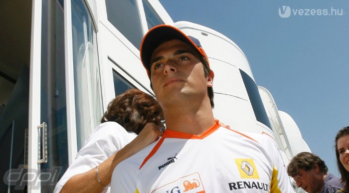 Piquet: Kirúghatnak!