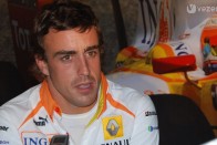 Alonso a Ferrariról (nem) magyaráz