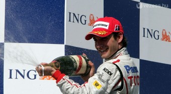 Pezsgővel a közlekedésbiztonságért