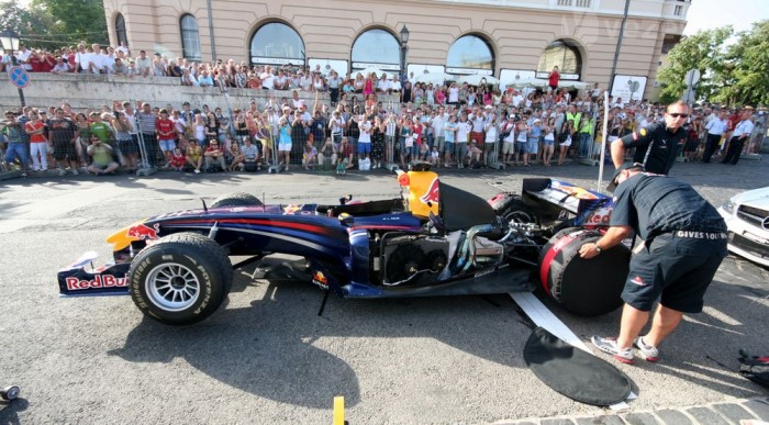 Fürtökben lógtak  a kordonon