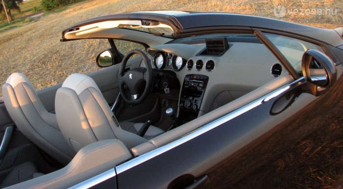 A legszebb Peugeot 11 | Vezess Sok kerek dolog és sok bőr a beltérben