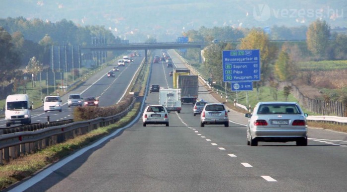 Megint útzár az M3-ason! 115 Megint útzár az M3-ason! 115